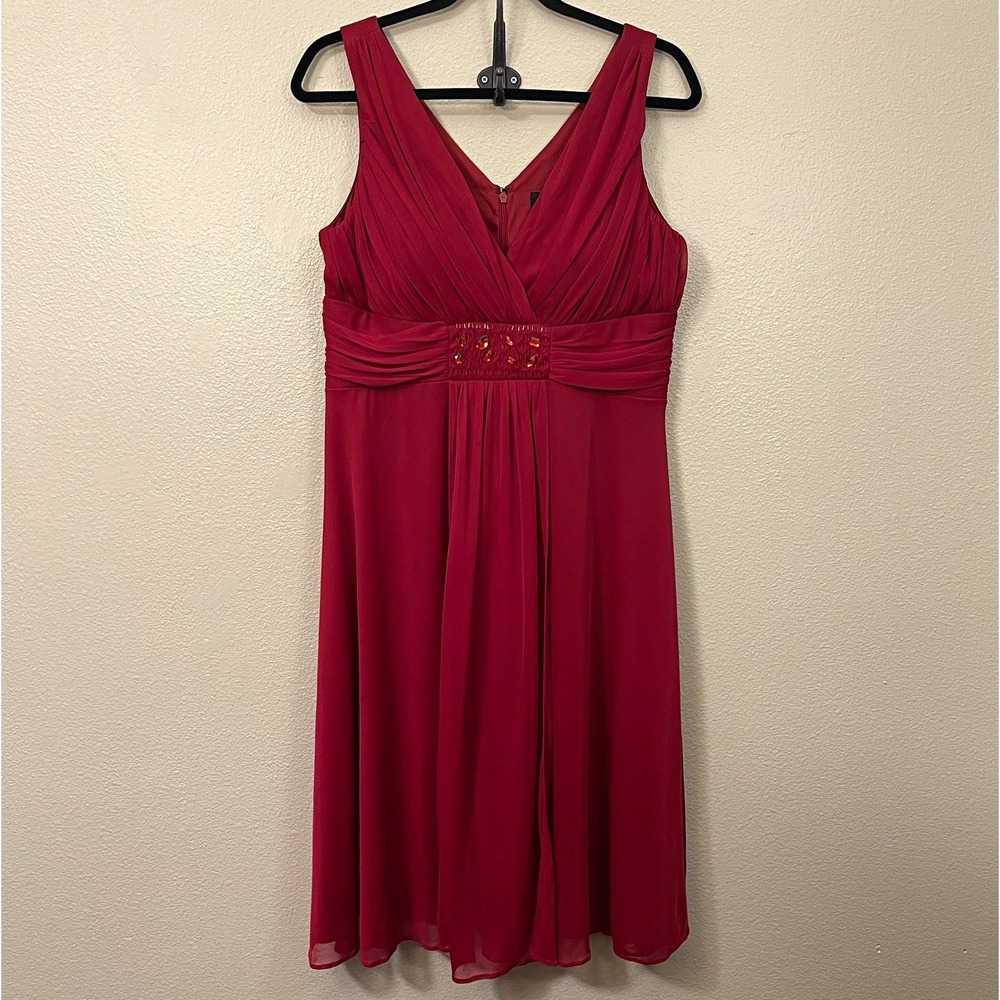 Scarlett Nite Red Cocktail Party Dress Beaded Detail V-Neck Holidays Size 12